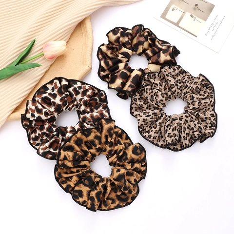 Trendy Luipaardprint Grote Scrunchie Voor Dames Satin Stof Elastische Haarband Handgemaakte Haaraccessoires Voor Dagelijks Gebruik