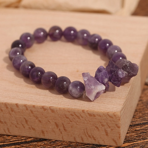 Bracciale di Perle Rotonde in Pietra Scheggiata di Ametista Naturale per Uomo Donna Bracciale in Lega di Corda Elastica Minimalista Regalo di Gioielli