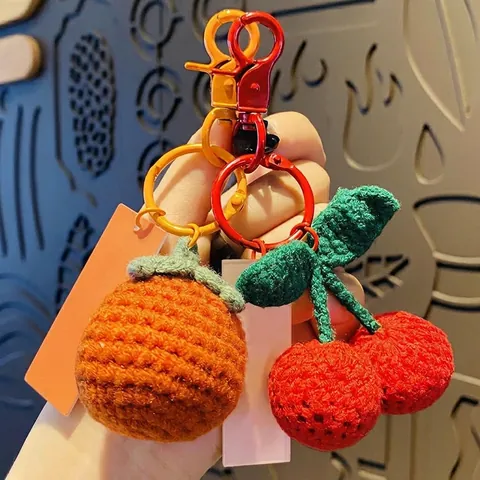 Portachiavi Frutta All'uncinetto Fatto a Mano Peluche Fragola Ciondolo Accessorio Per Borse Donna Carino Lavorato a Maglia