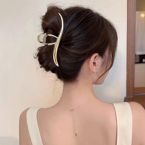 Large Wavy Line Shark Hair Claw Clip Metallic Lacquered Minimalist Geometric Hairpin For Women Thick Hair Styling Accessories