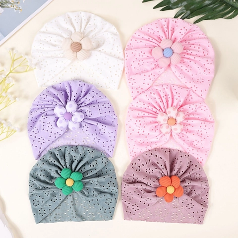 Baby Meisjes Tulband Muts Zacht Ademend Opengewerkt Beanie Met 3D Bloem Stippen Baby Hoofdbedekking Zuigeling Accessoires