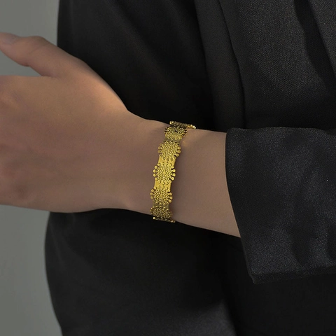 Bracelet Jonc Ouvert en Acier Inoxydable Vintage pour Femme Forme Flocon de Neige Exquise Plaqué Or Bijoux Rétro