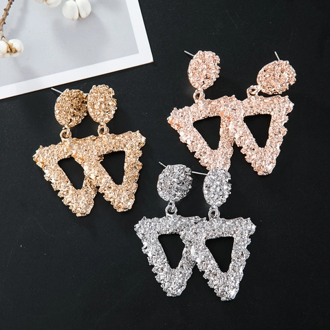 Modieuze Legering Gehamerde Geometrische Driehoek Oorbellen voor Dames Modern Goud Zilver Roségoud Minimalistische Sieraden