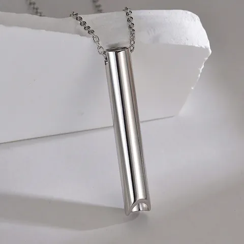 Collar con Colgante de Silbato de Acero Inoxidable Minimalista con Diseño de Tubo Cilíndrico y Acabado Pulido Espejo Unisex