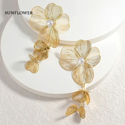 Boucles d'Oreilles Pendantes en Acier Inoxydable Fleur Perle Artificielle pour Femmes Bijou d'Oreille Personnalisé Fleurie à Gland