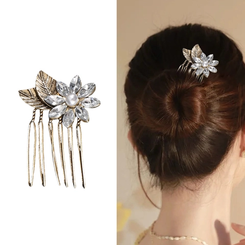 Vintage Alloy Flower Hair Comb With Rhinestones Artificial Pearl Women Elegant Floral Headpiece Wedding Party Accessories