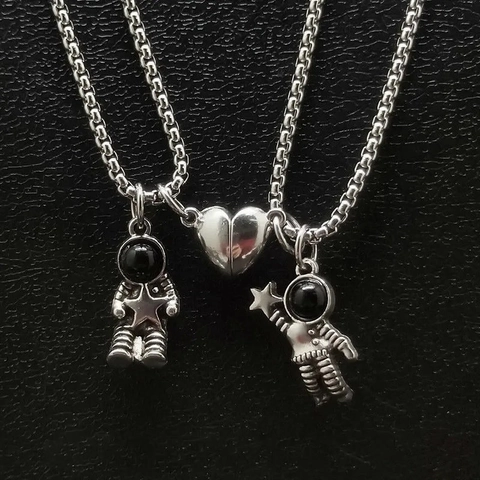 Astronaut Couple Magnetic Attraction Heart Pendant Necklace Set Alloy Rhinestone Jewelry For Lovers Anniversary Gift