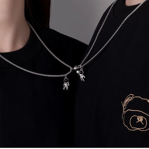 Astronaut Couple Magnetic Attraction Heart Pendant Necklace Set Alloy Rhinestone Jewelry For Lovers Anniversary Gift