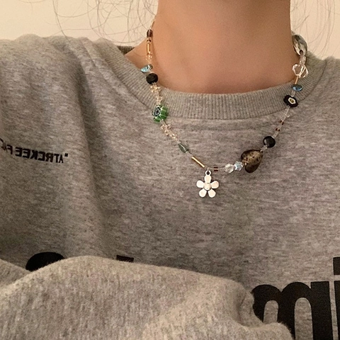 French Vintage Frosted Glass Heart Flower Beaded Choker Necklace For Women Alloy Floral Pendant Clavicle Chain Jewelry
