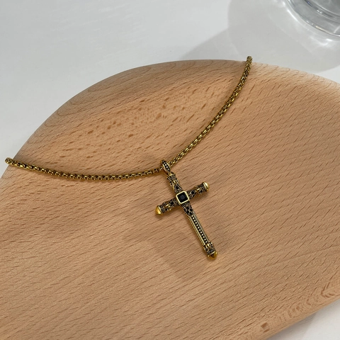 Collar con Colgante de Cruz de Acero Inoxidable Vintage para Hombre Punk Gótico Calavera Relieve Strass Incrustado Joyería Hip Hop