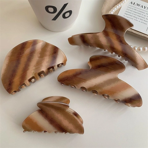 Vintage Brown Marble Wood Grain Hair Claw Clip For Women Large Glossy PVC Handmade Shark Hairpin Hair Styling Accessory