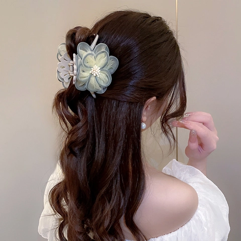 Elegante Molletta per Capelli a Forma di Camelia in Tulle Con Petali e Perla Artificial Sintetica Accessorio per Capelli Romantico