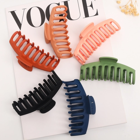 Large Matte Hair Claw Clip Minimalist Candy Color Shark Clip 11cm Dragon Bone Hair Accessory For Women Thick Hair Styling