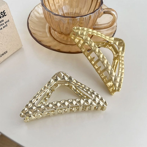 Pinza de Metal Grande para el Cabello Triángulo para Mujer Aleación Patrón Acolchado Geométrico Pinza de Tiburón Sujeción Fuerte Accesorio