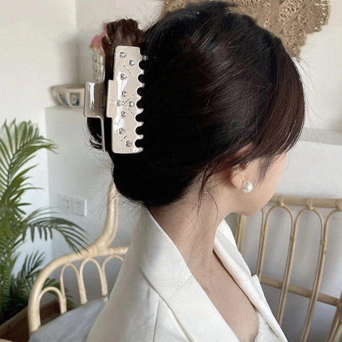 Eleganter Haarkralle-Clip aus Celluloseacetat mit Herz-Strass-Inlay im französischen Stil für Damen-Haarstyling