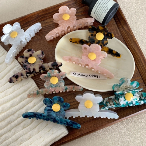 Large Acetate Flower Hair Claw Clip Elegant Marble Tortoiseshell Daisy Shark Clip Women Styling Accessories Non-Slip Hair Accessory