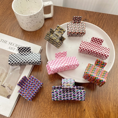 Vintage Schachbrett Acryl Haarklammer Für Damen Mode Plaid Quadratisch Hai Clip Geometrische Styling Haarschmuck