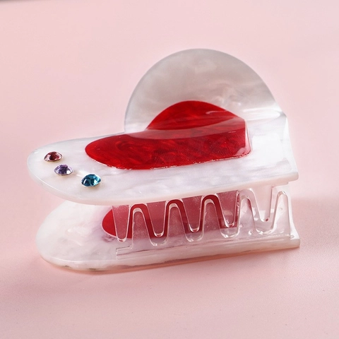Sweet Heart-Shaped Acrylic Hair Claw With Rhinestone Embellishment Marbled Pattern Shark Clip For Women Hair Accessories