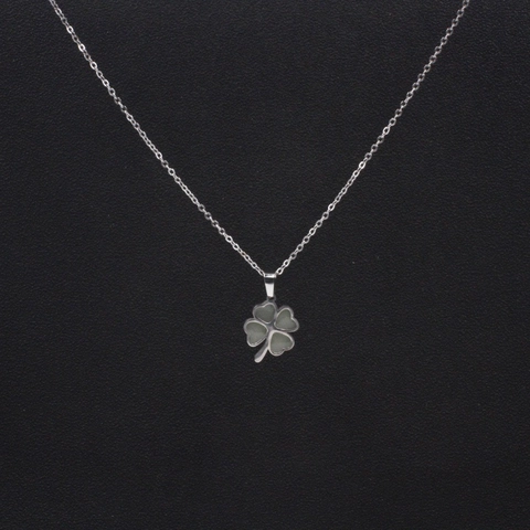 Stainless Steel Luminous Four Leaf Clover Pendant Necklace For Women Elegant Silver Glowing Heart Leaf Fashion Jewelry