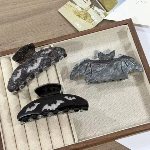 Halloween Bat Hair Claw Acetate Marble Pattern Hair Clips Dark Style Glitter Bat Animal Shaped Large Shark Clips Women