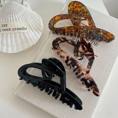 Vintage French Cellulose Acetate Hollow Heart Hair Claw Clip Large Shark Clip Tortoise Shell Amber Black Hair Accessories For Women