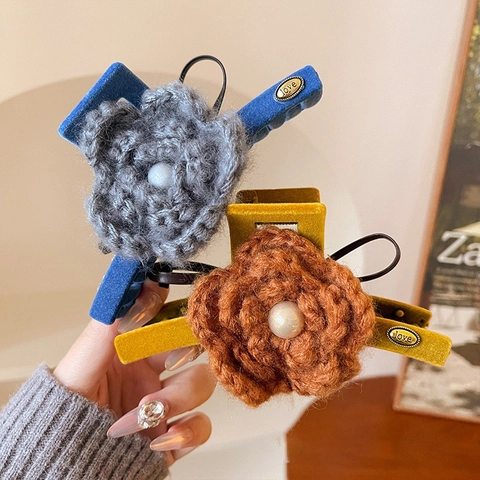 Handmade Crochet Flower Velvet Hair Claw Clip Pearl Shark Clip Retro Autumn Winter Hair Accessories For Women Jewelry