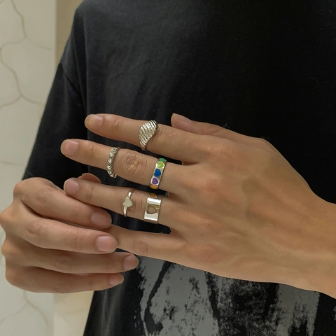 Hip Hop Alloy Rhinestone Heart Hollowed Out Rings For Men Street Fashion Jewelry Metallic Twisted Enamel Finger Rings