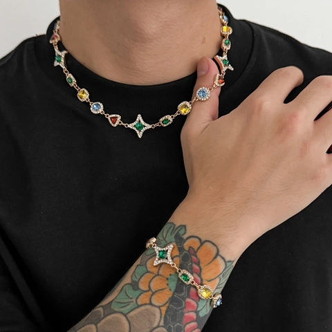 Collier de Pierres Colorées Vintage Homme Hip Hop Alliage Strass Pendentif Étoile Chaîne de Clavicule Bijoux pour Hommes Cadeaux de Luxe Faits à la Main