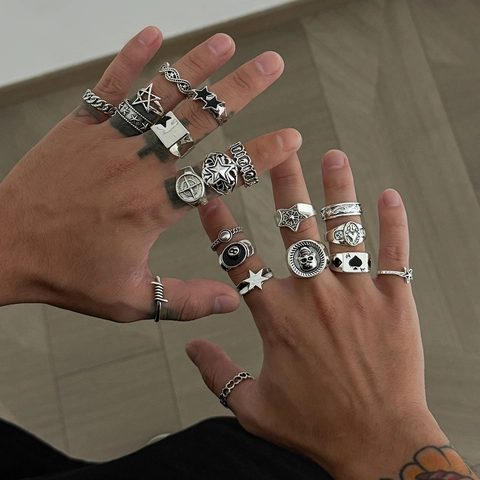 Vintage Legierung Totenkopf Stern Ringe Für Herren Antiksilber Punk Hip Hop Schmuck Kollektion Gothic Pik-As Muster Fingerringe
