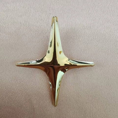 Spilla Minimalista a Stella a Quattro Punte in Lega di Zinco per Donna Uomo Pin per Revers di Abito Stella Metallica Lucida Gioielli