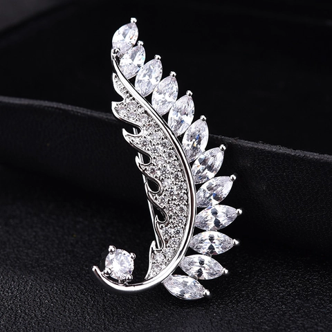 Luxury Copper Brooch For Women High Grade Inlaid Zirconia Artificial Pearl Pin Elegant Floral Scarf Buckle Fashion Accessories Jewelry