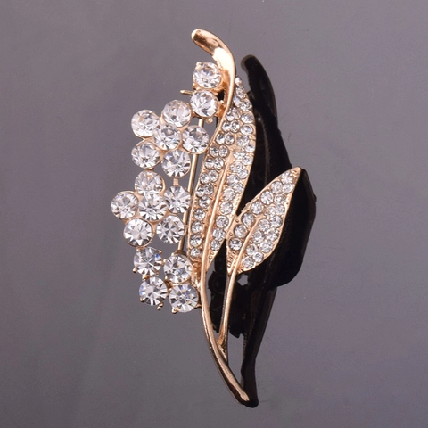 Eleganter Legierung Blumen Blatt Brosche Für Damen Vergoldet Funkelnde Strass Pave Pin Kleidung Zubehör Schmuck Geschenk