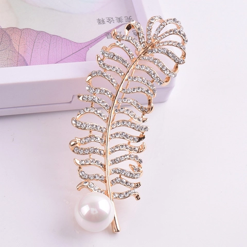 Elegante Spilla a Piuma in Lega Con Perla Artificiale e Strass per Donna Spilla a Forma di Foglia d'Oro Gioielli di Moda Regalo