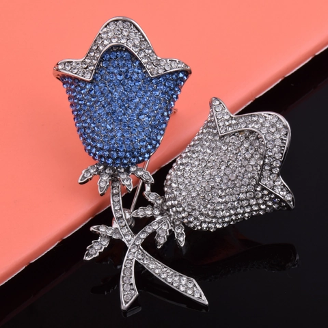 Elegante Spilla a Doppio Fiore in Lega con Strass per Donna Spilla Rosa in Cristallo Blu Bianco per Gioielli da Banchetto di Nozze