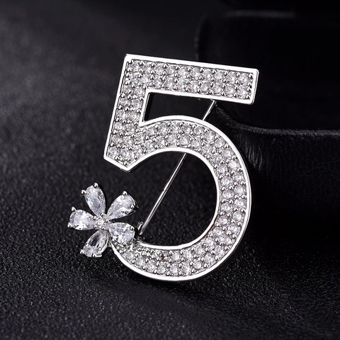 Spilla a Forma di Numero 5 con Fiore in Rame di Alta Qualità con Zirconia Micro-Intarsiata per Donna Elegante Accessorio OL