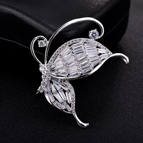 Elegante Spilla a Farfalla per Donna in Rame Con Zirconia Intarsiata Placcata in Oro Bianco Accessori Moda Gioielli Regalo