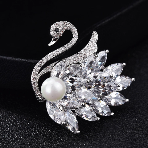 Elegante Spilla a Cigno in Rame Intarsiata Con Zirconia Perla Artificiale Moda Matrimonio Banchetto Spilla per Abito Donna Gioielli