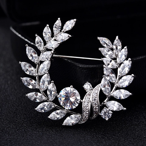 Elegante Spilla a Ghirlanda di Ramo d'Ulivo in Rame e Zirconia per Donna Spilla a Fiore di Moda Stile Coreano per Cappotto Gioielli da Festa