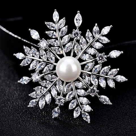 Elegante Broche de Copo de Nieve de Cobre para Mujer Con Perla Artificial y Diamantes de Imitación Incrustados Joyería de Hebilla de Bufanda