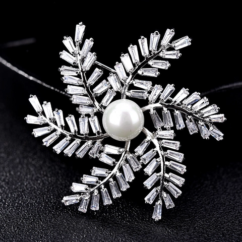 Luxury Copper Zirconia Leaf Windmill Brooch With Artificial Pearl Elegant Snowflake Pin For Women Fashion Jewelry Gift