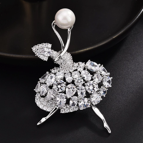 Elegante Spilla Ballerina di Danza Classica in Rame e Zirconia per Donna Scintillante Spilla Ballerina con Perla Artificiale Fibbia per Sciarpa di Seta Gioielli Regalo