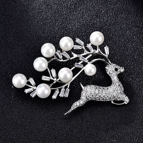 Elegante Broche de Cobre Forma Ciervo para Mujer Con Circonia y Perla Artificial Incrustada Joyería de Moda Regalo