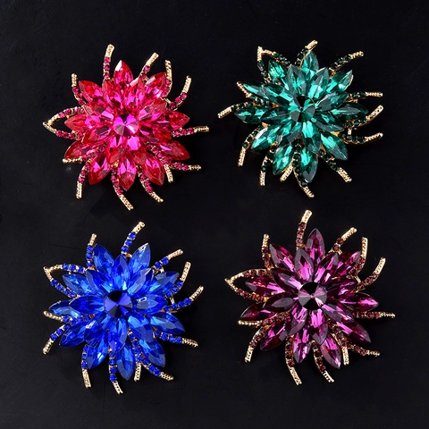 Élégante Broche Fleur Pour Femme Vintage Verre Strass Cristal Floral Broche Alliage Pin Accessoires Bijoux Pour Mariage Banquet