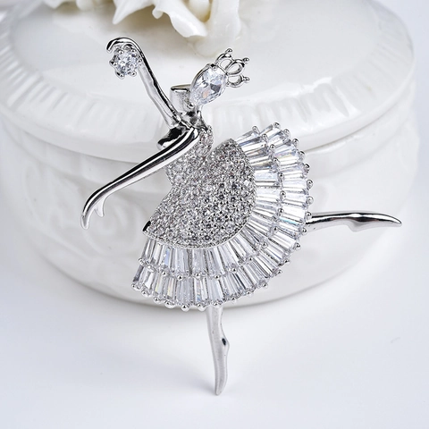 Elegante Spilla Ballerina in Rame e Zirconia Per Donna Perla Artificiale Intarsiata Gioielli di Moda Spilla per Abiti Regalo