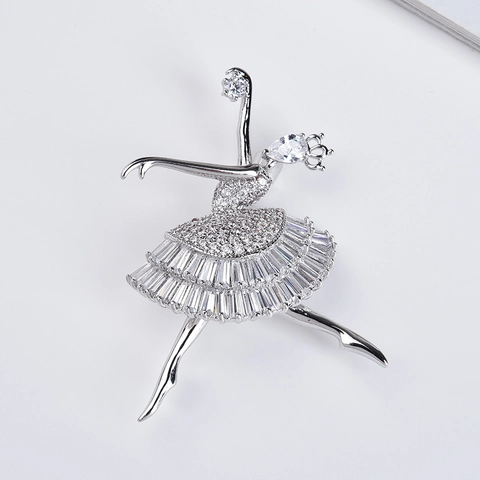 Elegante Spilla Ballerina in Rame e Zirconia Per Donna Perla Artificiale Intarsiata Gioielli di Moda Spilla per Abiti Regalo
