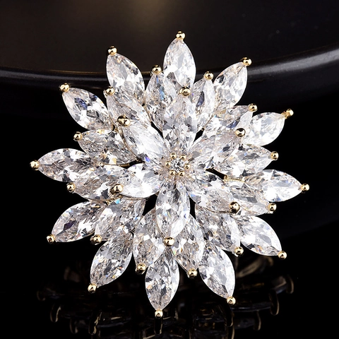 Broche de Copo de Nieve de Cobre y Circonia de Lujo para Mujer Alfiler Floral de Alta Gama para Trajes Accesorios Elegantes para Vestidos de Fiesta Joyería Regalo