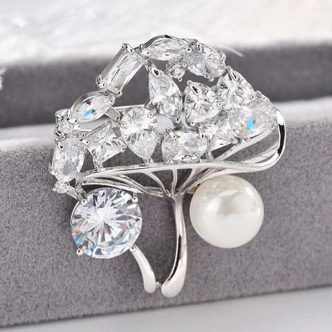 Elegante Kupfer Zirkonia Brosche Mit Künstlicher Perle Für Damen Mode Ginkgoblatt Blumenform Pilz Anzug Reversnadel Schmuck