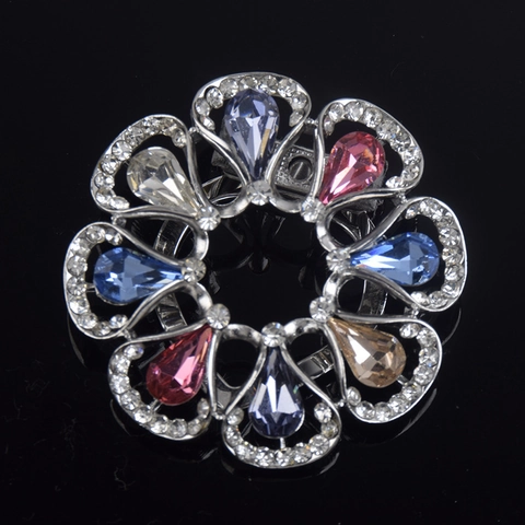Elegant Alloy Crystal Flower Brooch For Women Vintage Rhinestone Artificial Pearl Scarf Buckle For Suit Banquet Fashion Jewelry