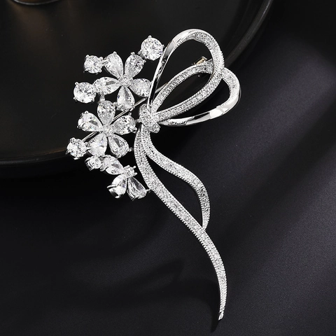 Élégante Broche Fleurie Nœud Avec Zircone Étincelante Incrustée Sur Cuivre Plaqué Pour Mariage Banquet Femme Bijoux