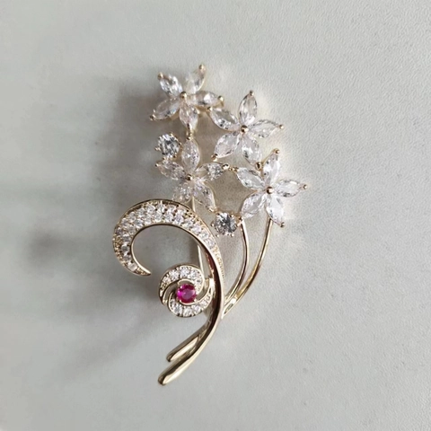 Elegante Lelietjes-van-dalen Bloem Brosje Met Zirconia En Kunstparel Koper Ingelegd Pin Voor Dames Mode Accessoire